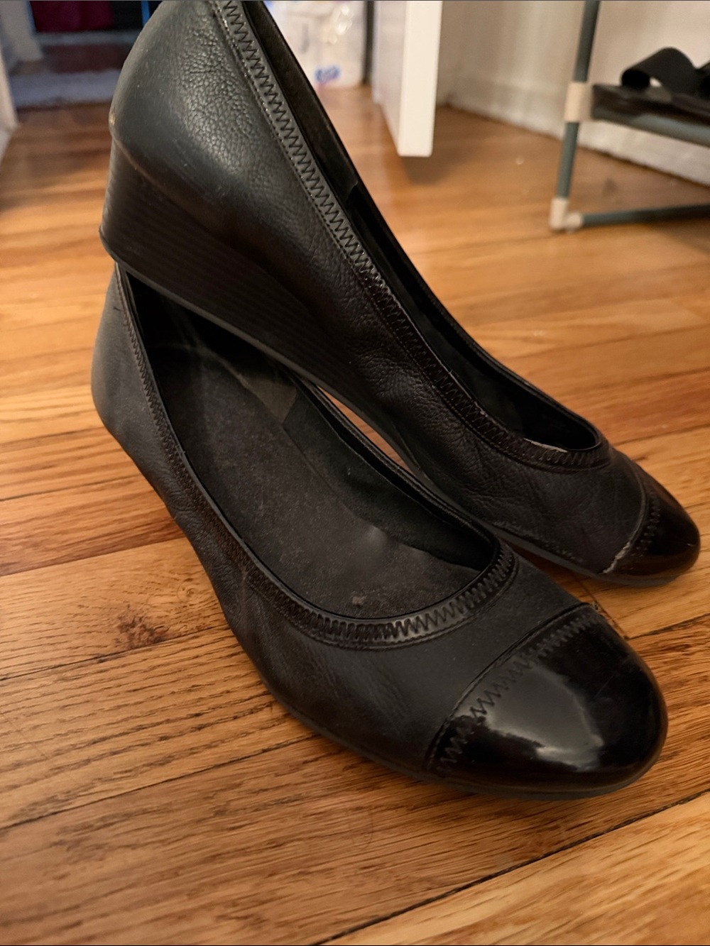 Cole Haan Black Leather Wedge Pumps with Gloss Cap Toe size 11